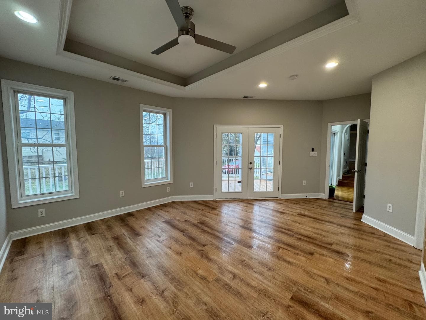 8823 Maple Avenue photo 2