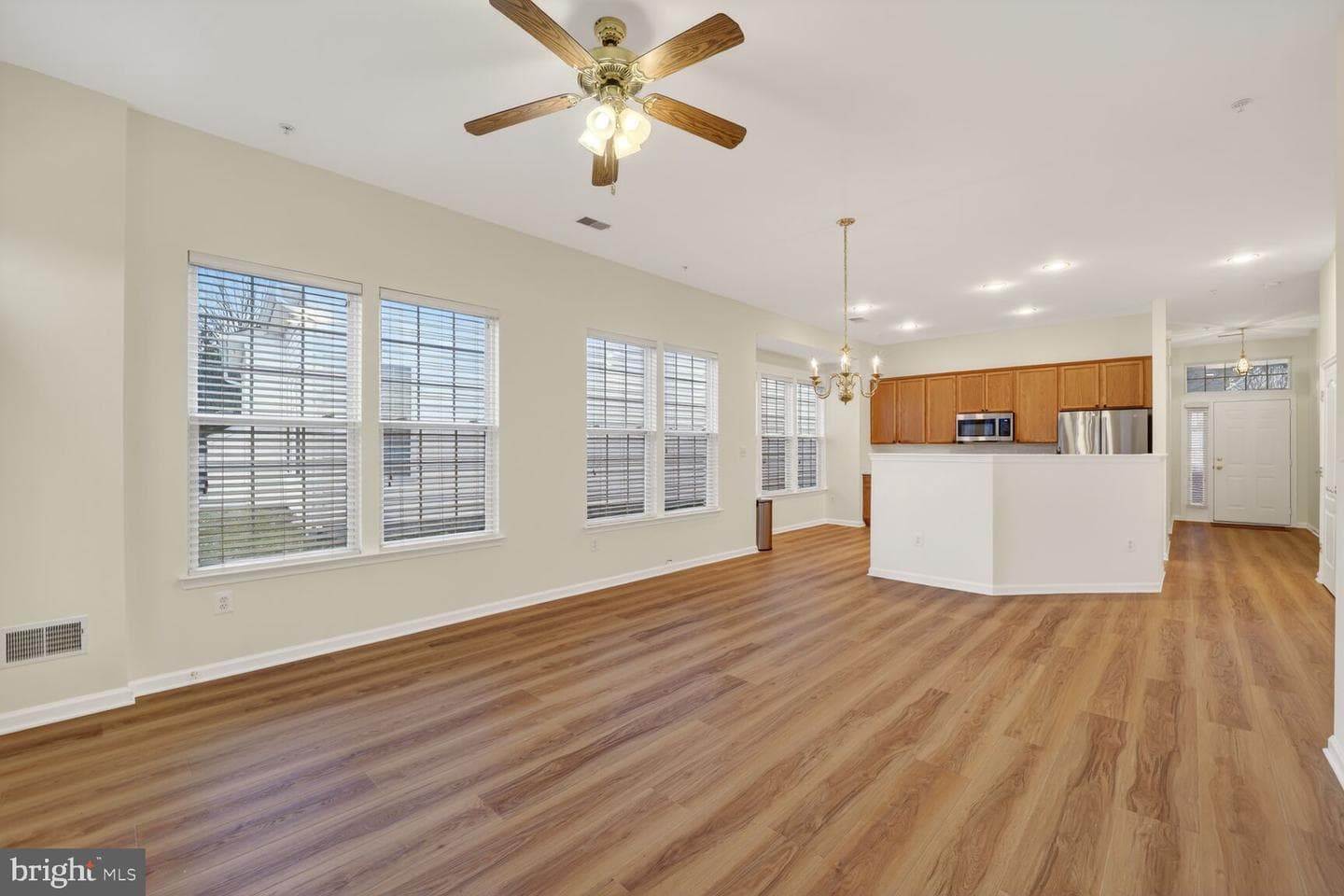 9903 Goldenwood Court photo 10