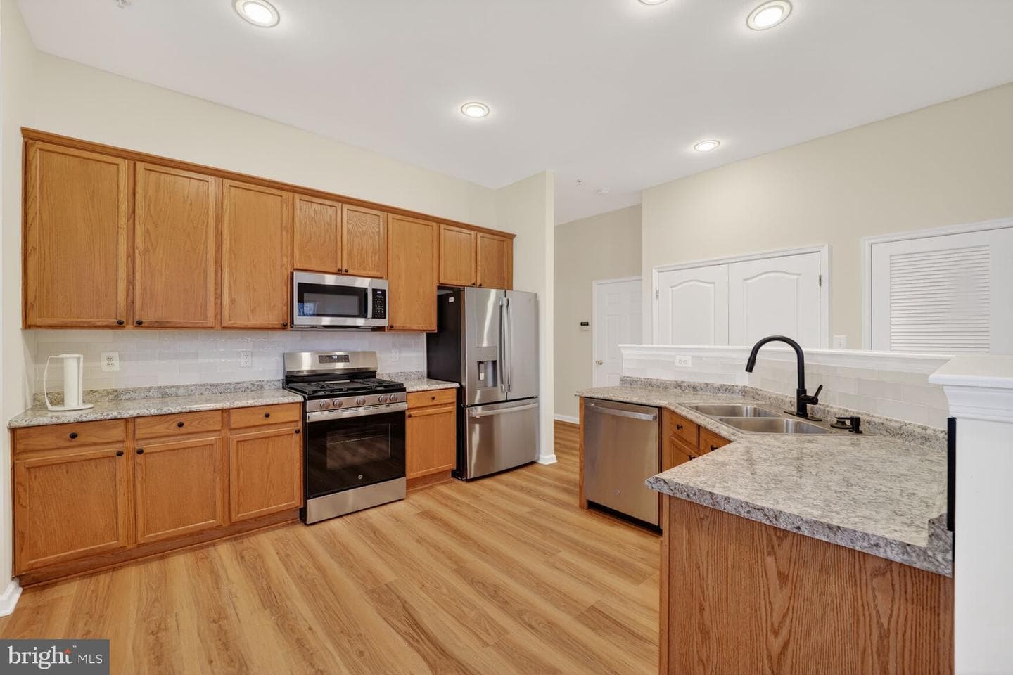 9903 Goldenwood Court photo 8