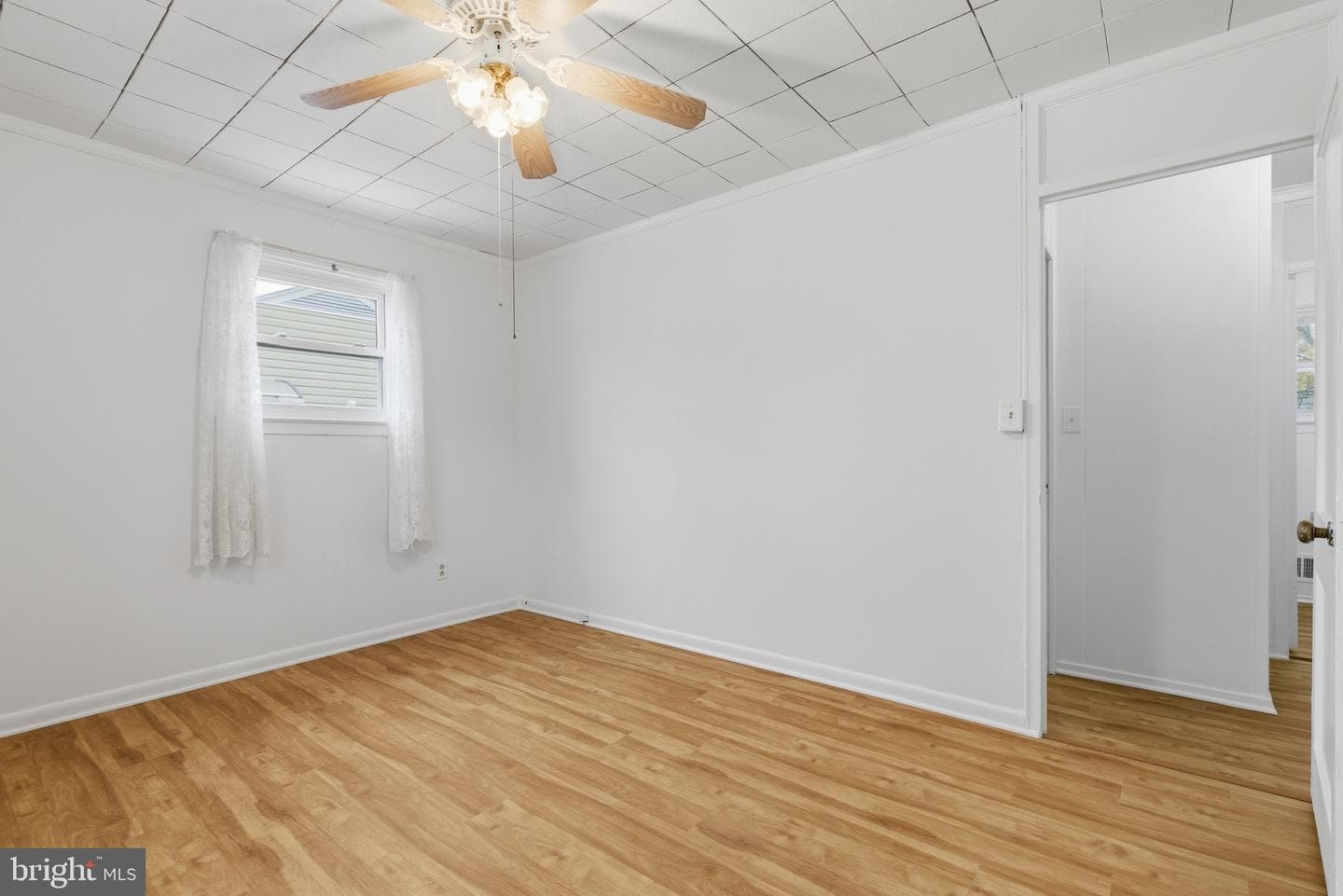 1004 Marton Street photo 11