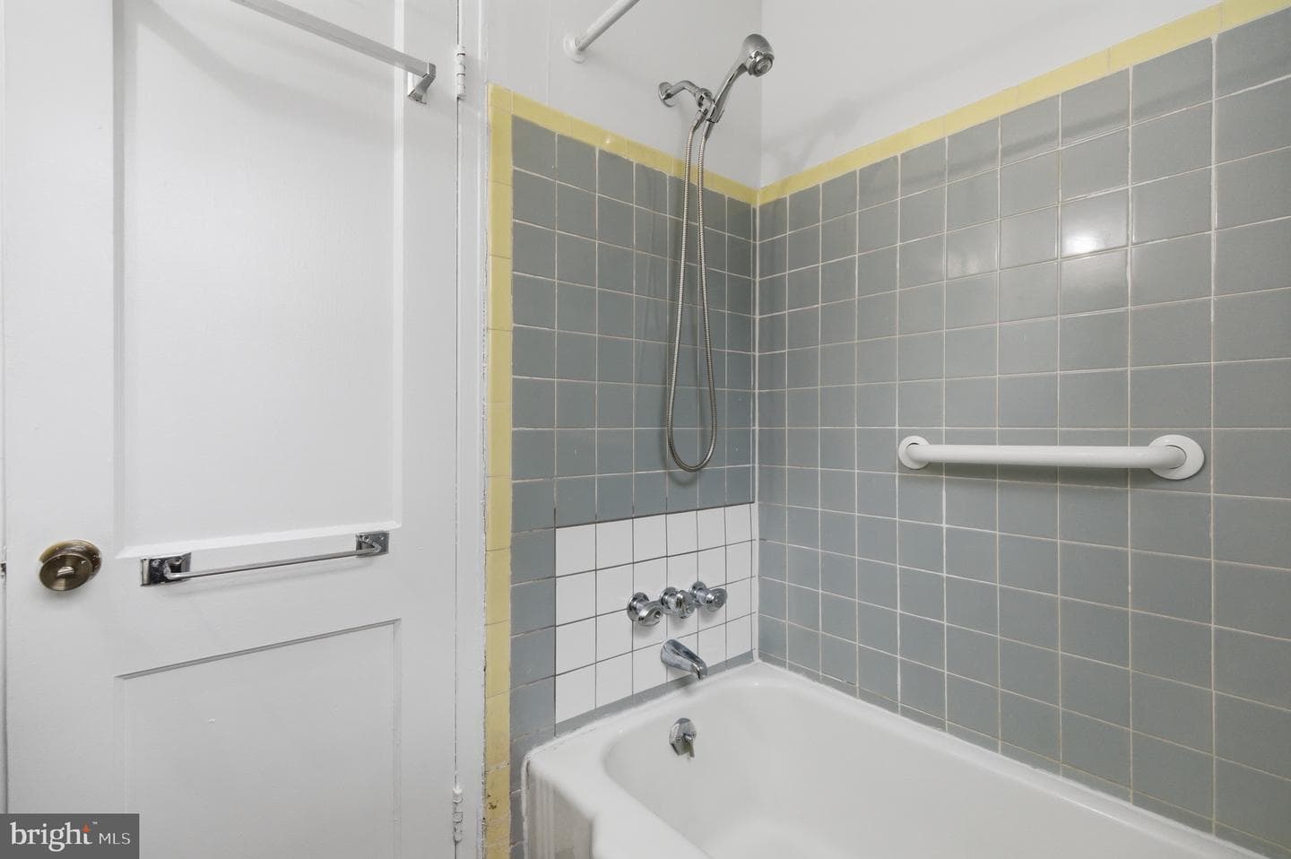 1004 Marton Street photo 14
