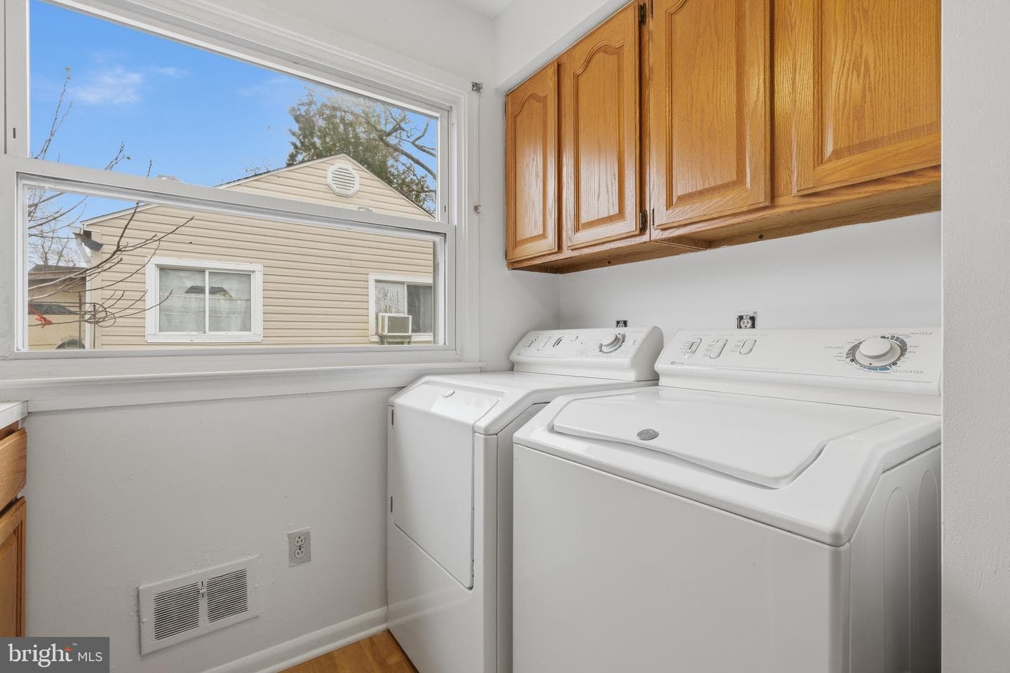1004 Marton Street photo 17