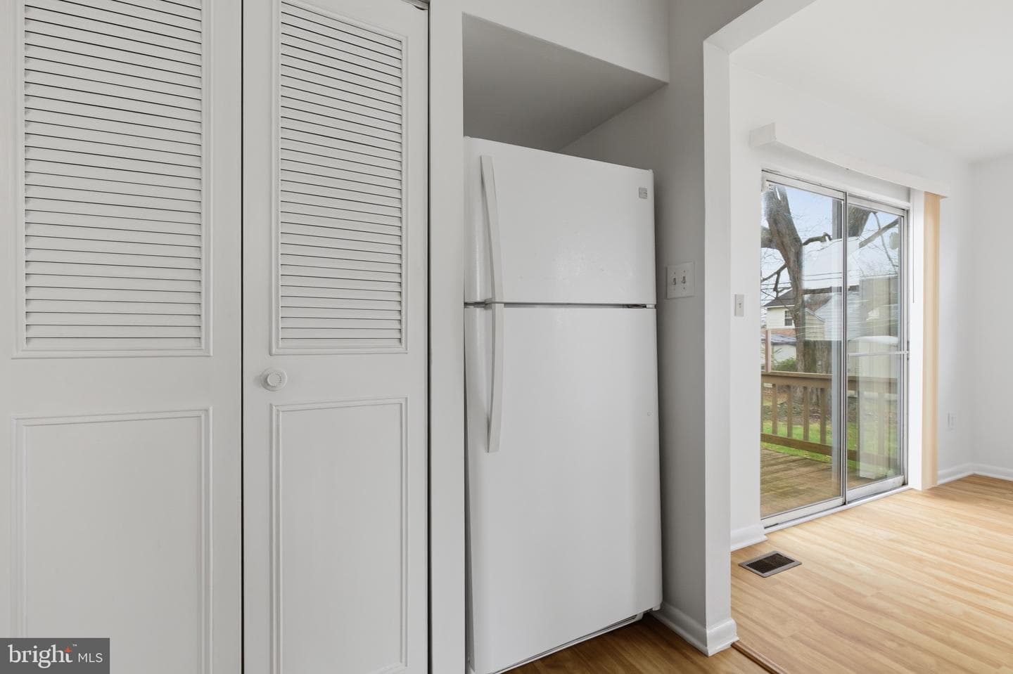1004 Marton Street photo 18
