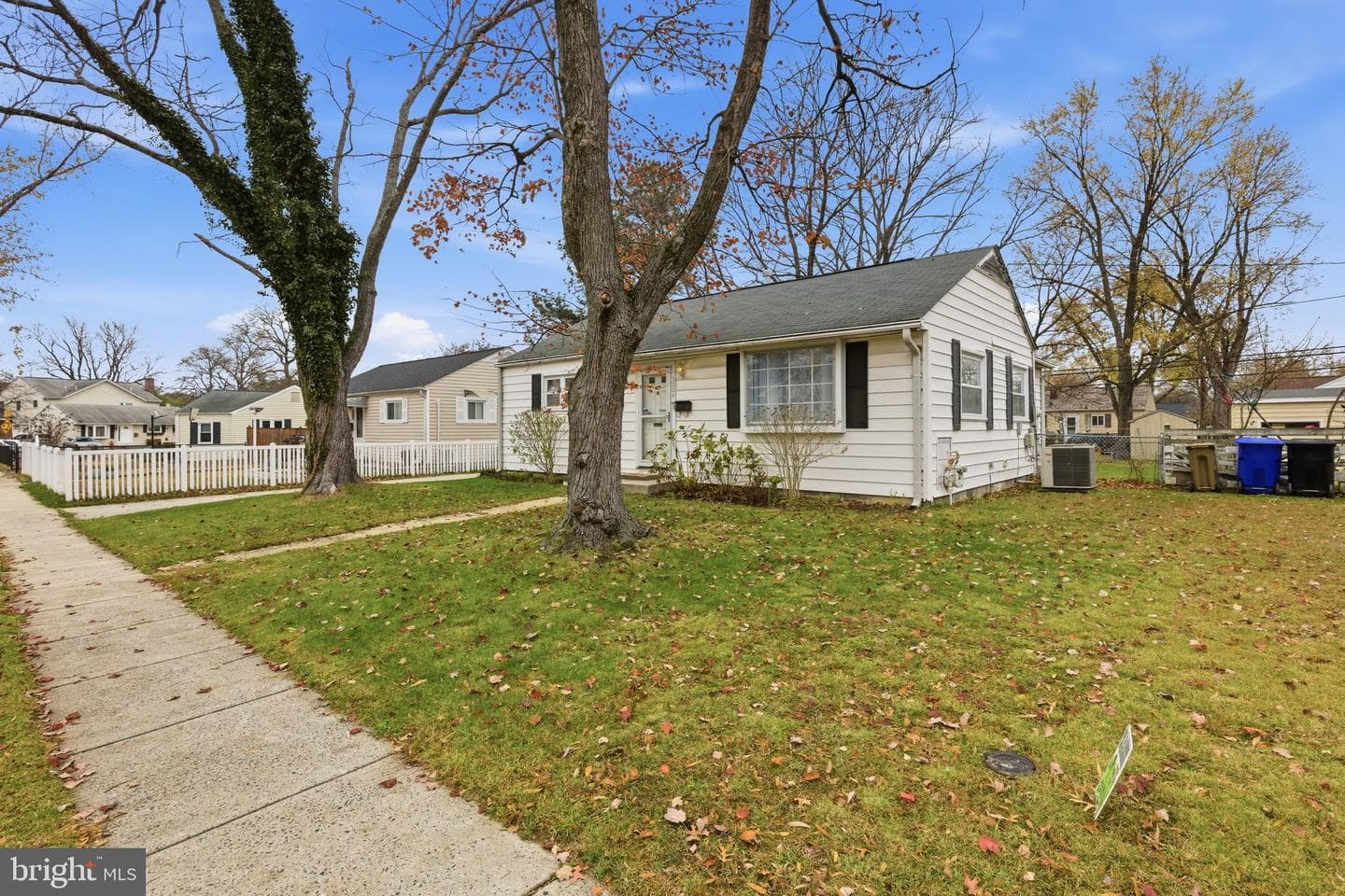 1004 Marton Street photo 2
