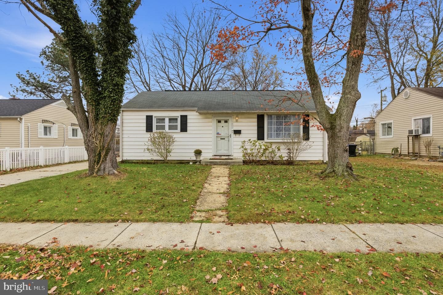 1004 Marton Street photo 3