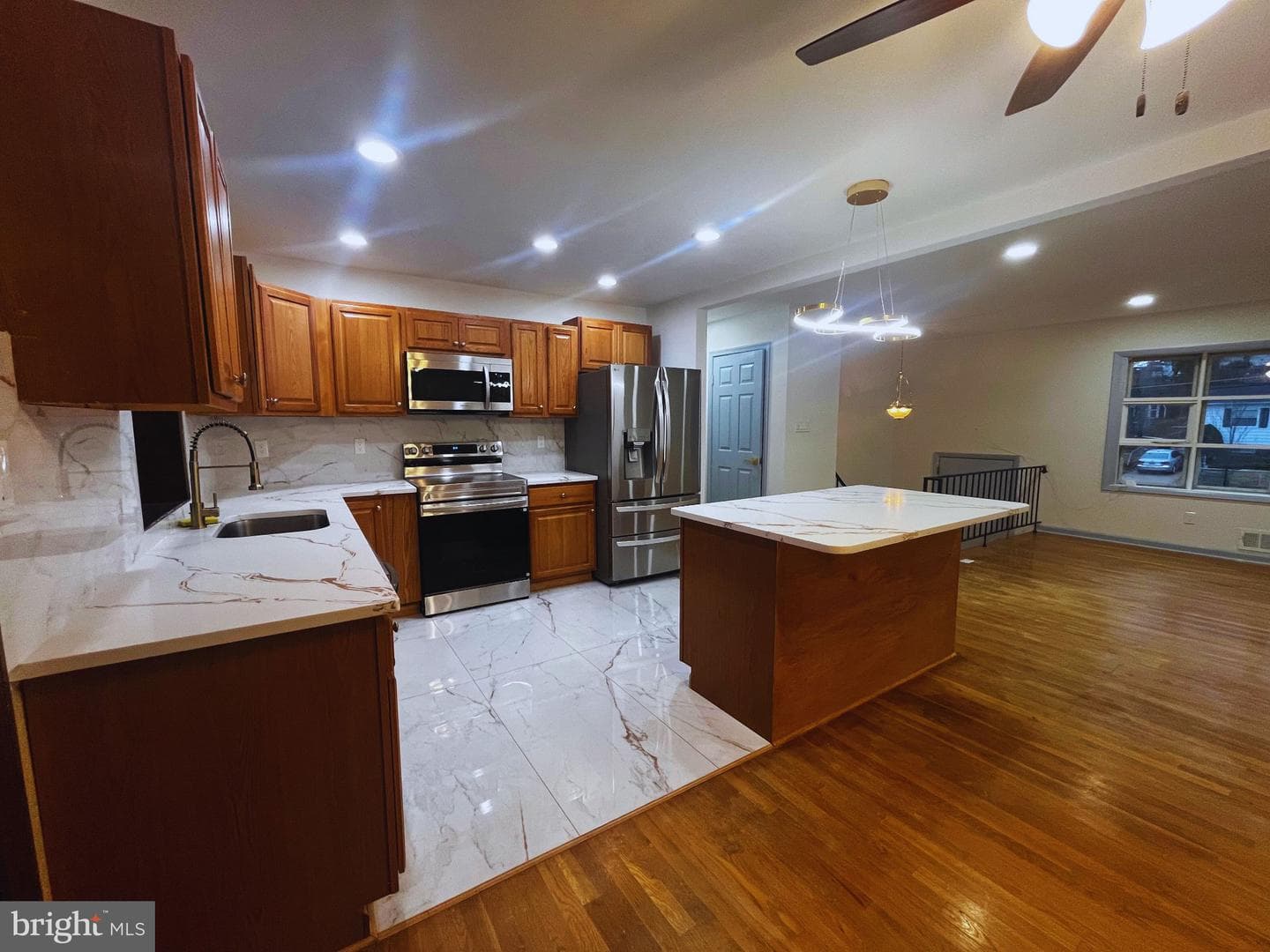 6913 Canyon Drive photo 9