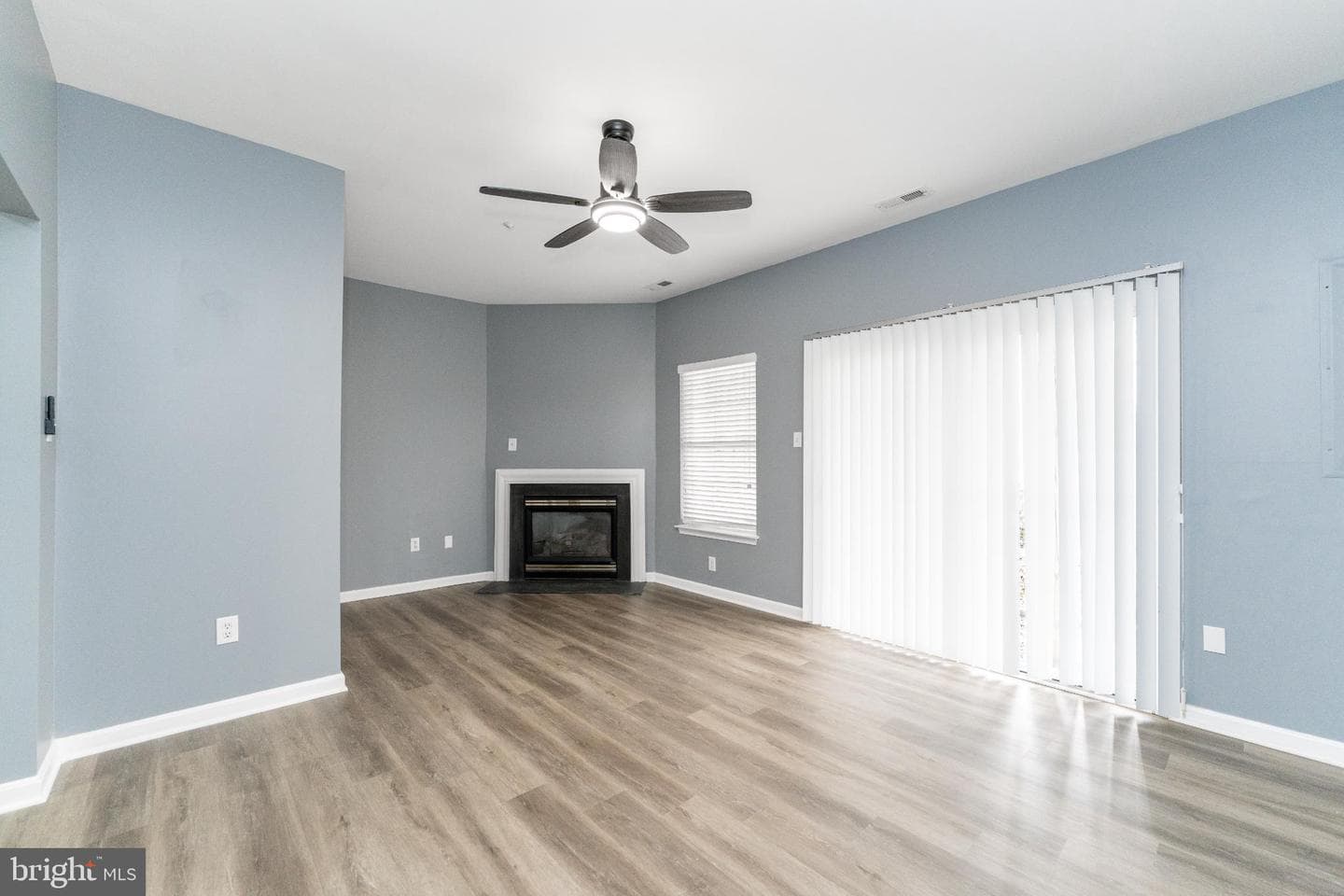 867 English Chestnut Court #4 photo 6