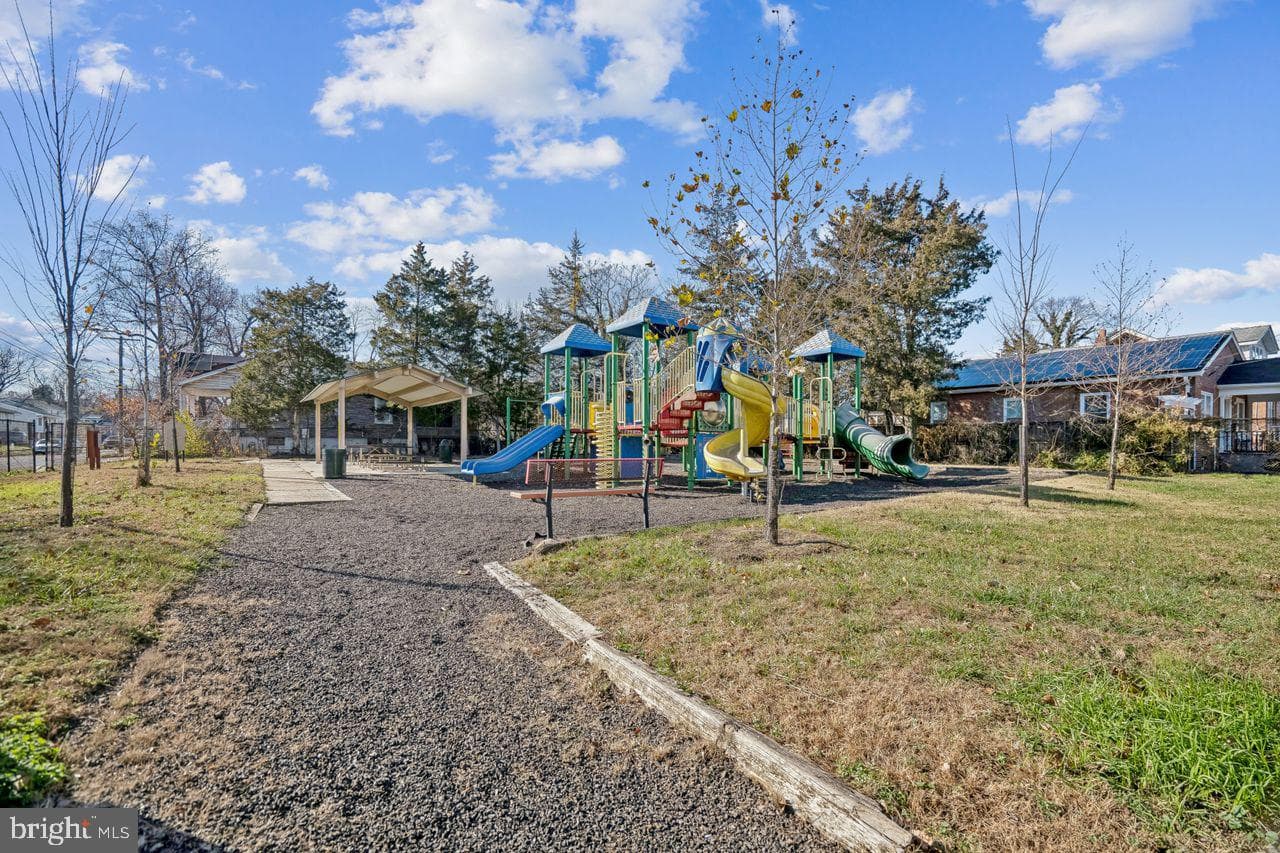 4317 Lawrence Street photo 32