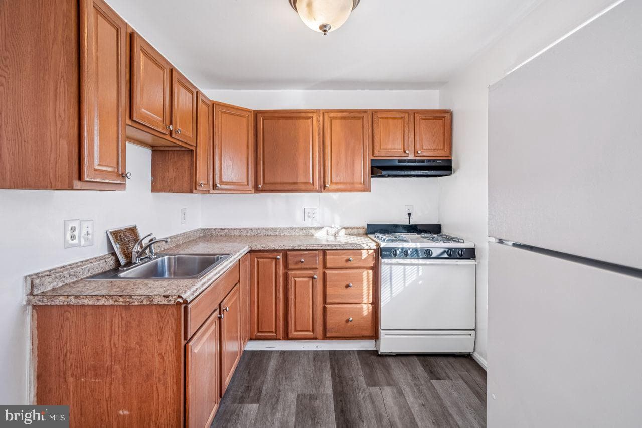 4317 Lawrence Street photo 9