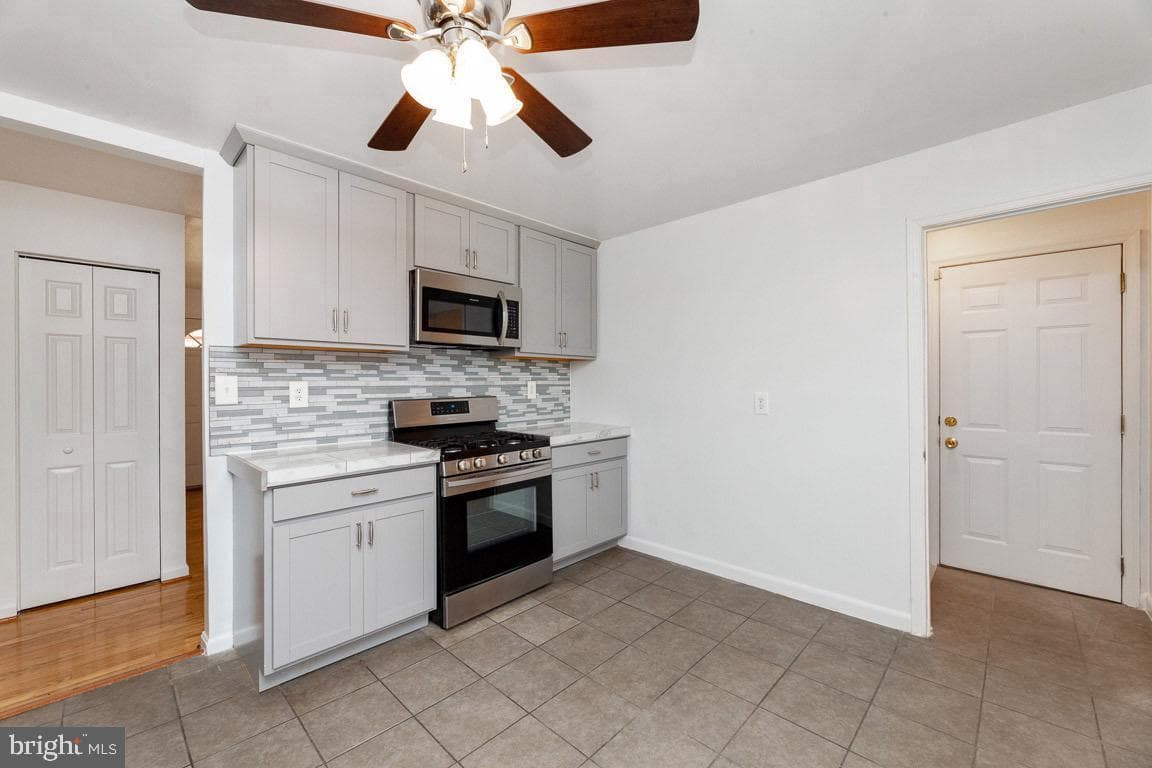 8110 Phelps Place photo 10