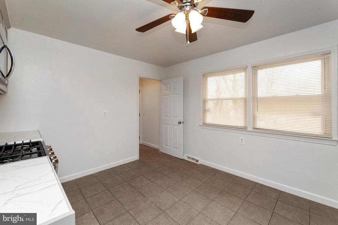 8110 Phelps Place photo 11