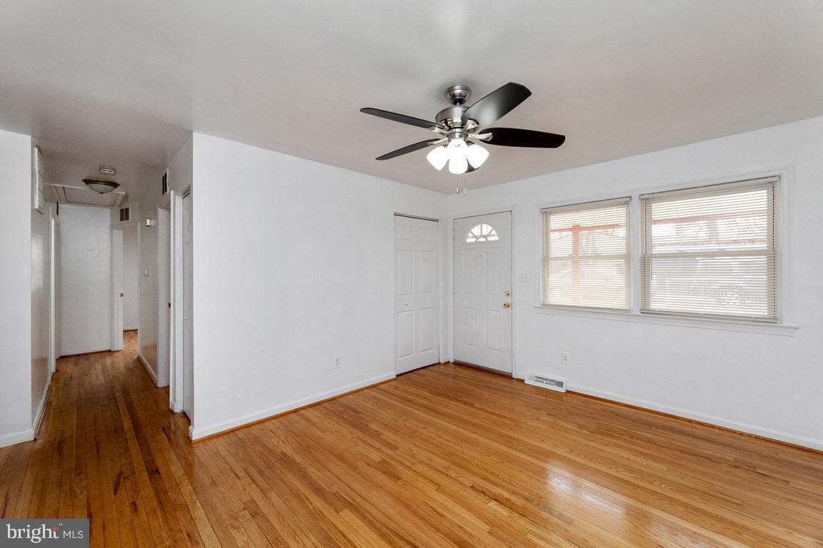 8110 Phelps Place photo 5
