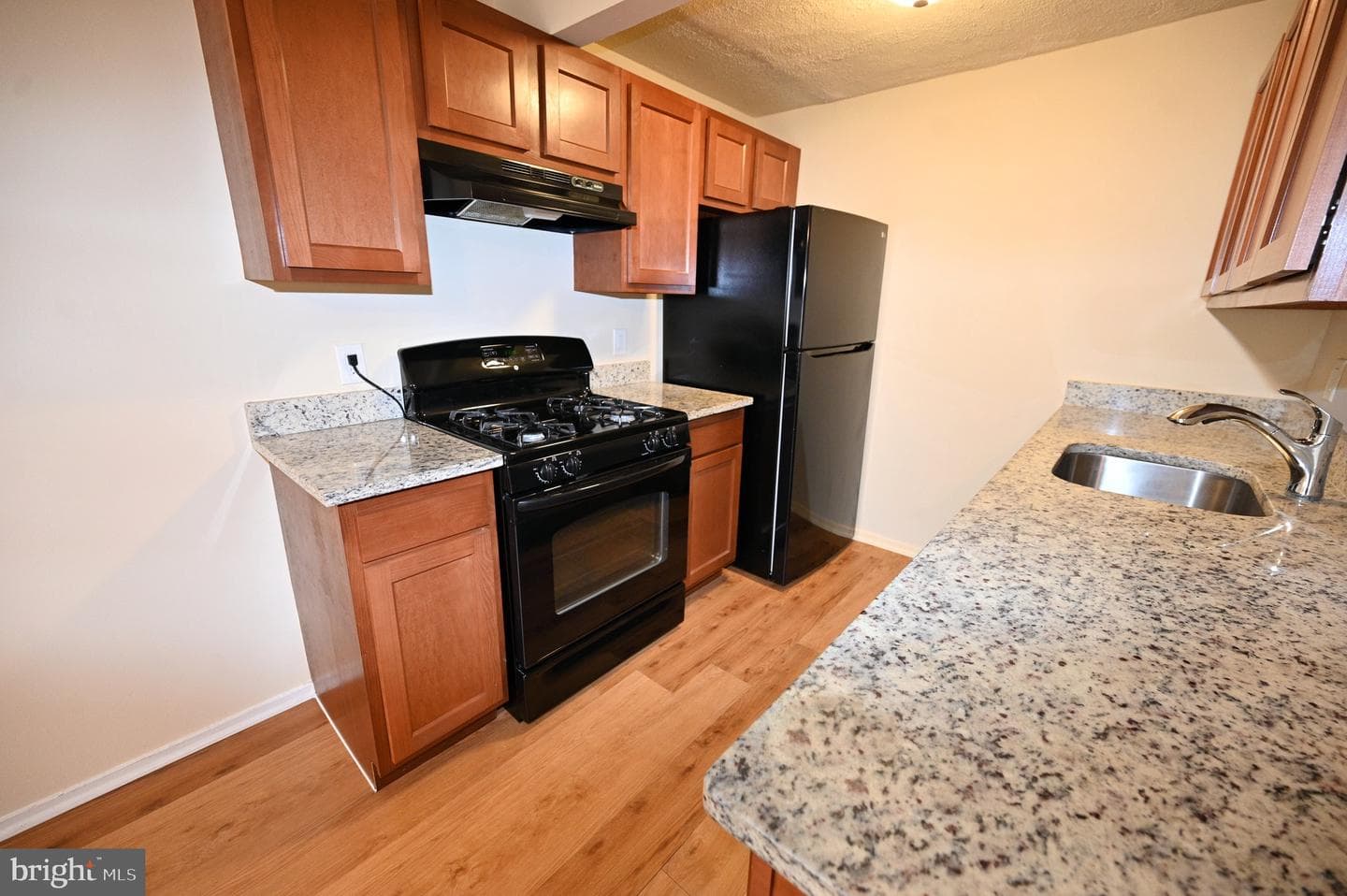 1825 Village Green Drive photo 10