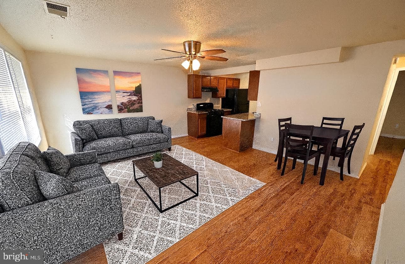 1825 Village Green Drive photo 2