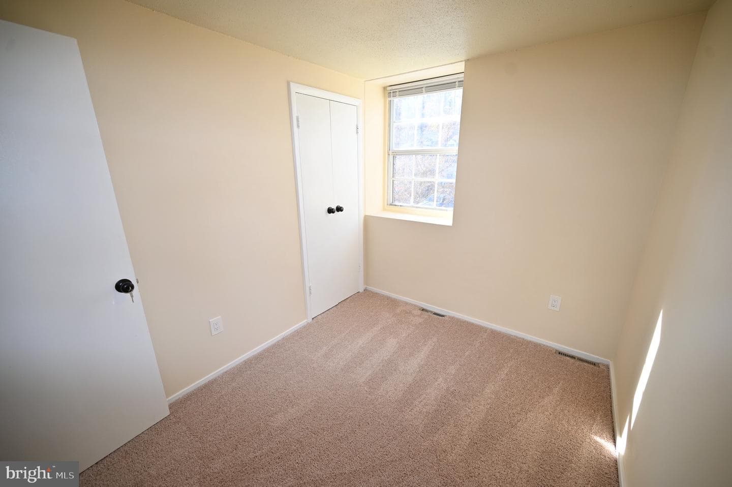 1825 Village Green Drive photo 24