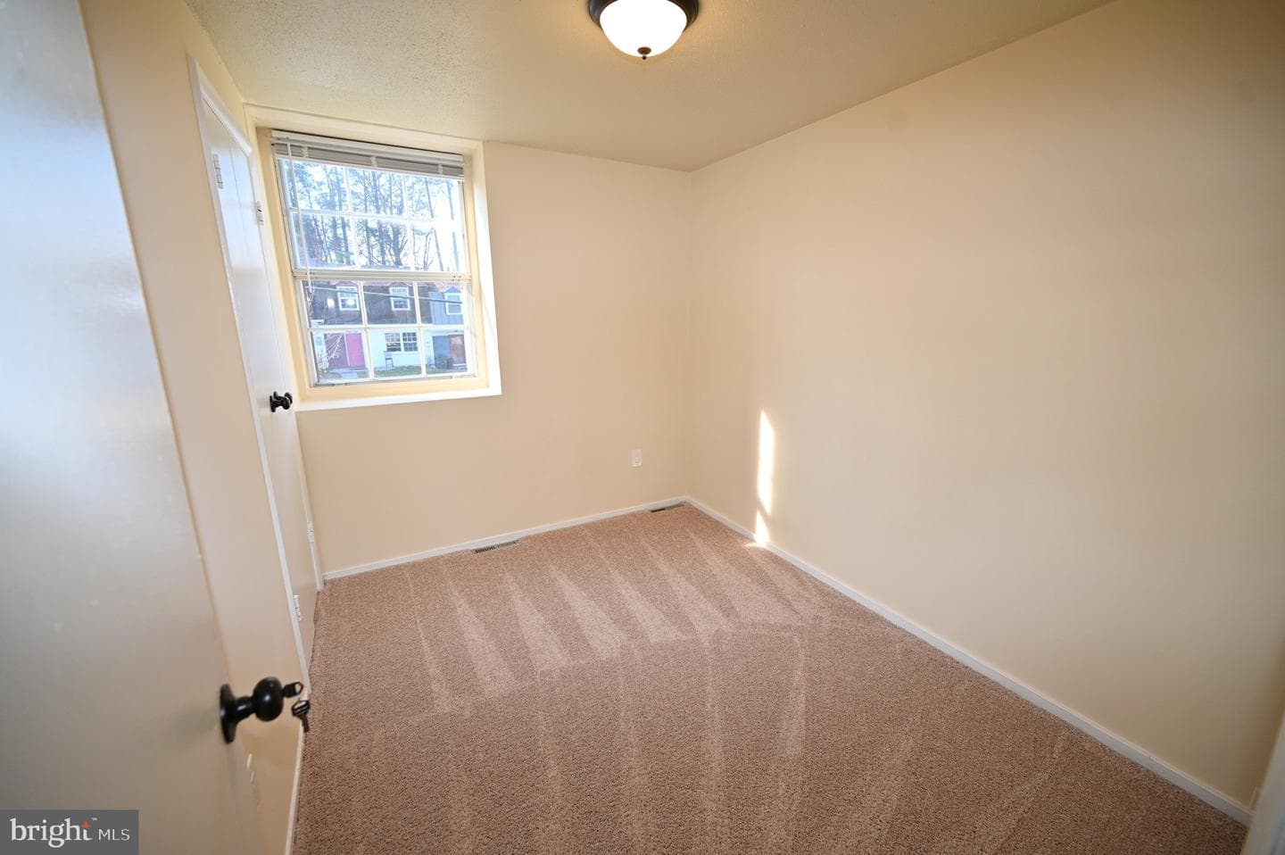 1825 Village Green Drive photo 25