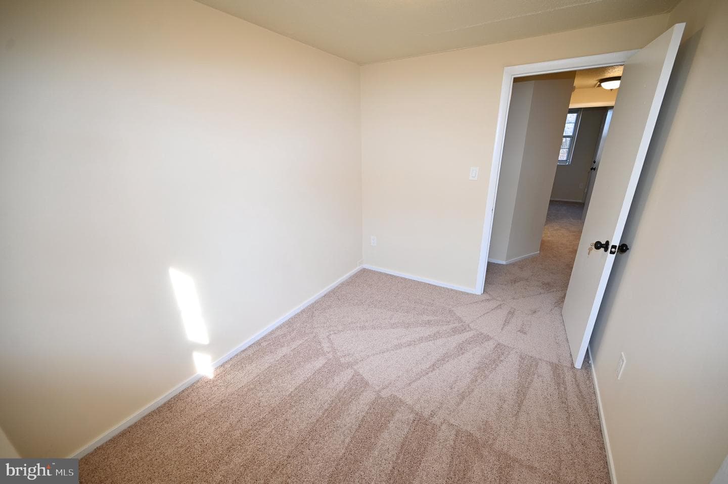 1825 Village Green Drive photo 26