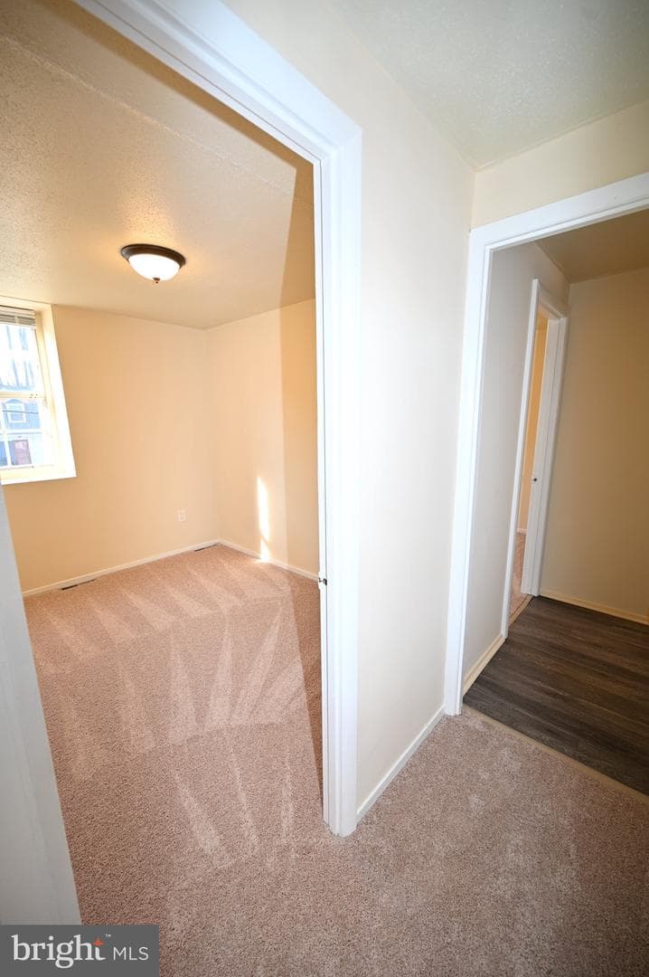 1825 Village Green Drive photo 27