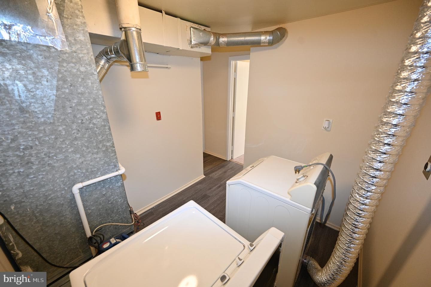 1825 Village Green Drive photo 30