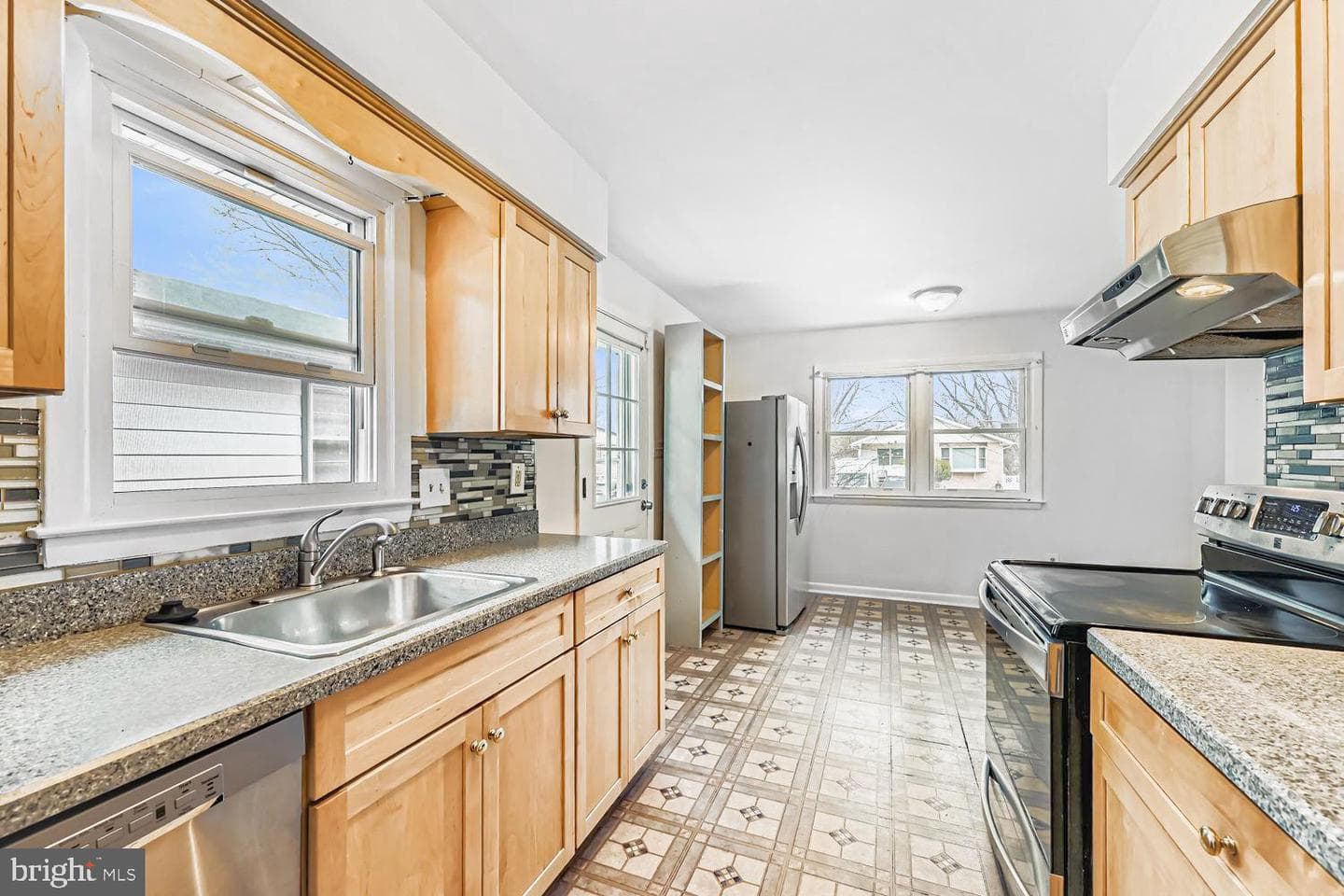 4707 Olympia Avenue photo 9