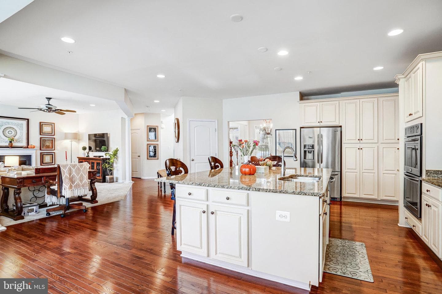 2706 Sir Michael Place photo 27