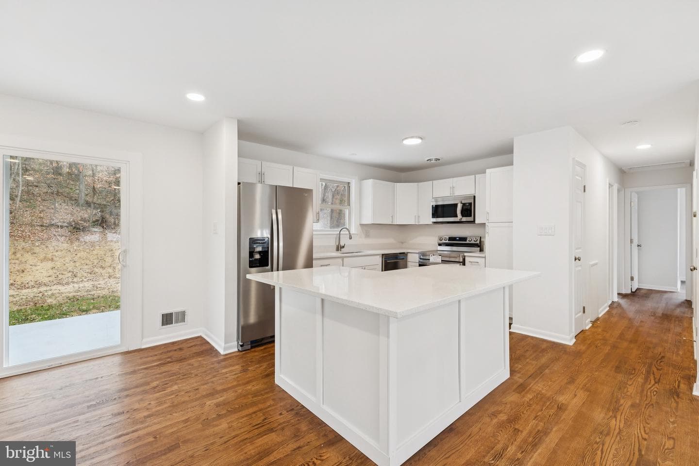 4704 Tamworth Court photo 10