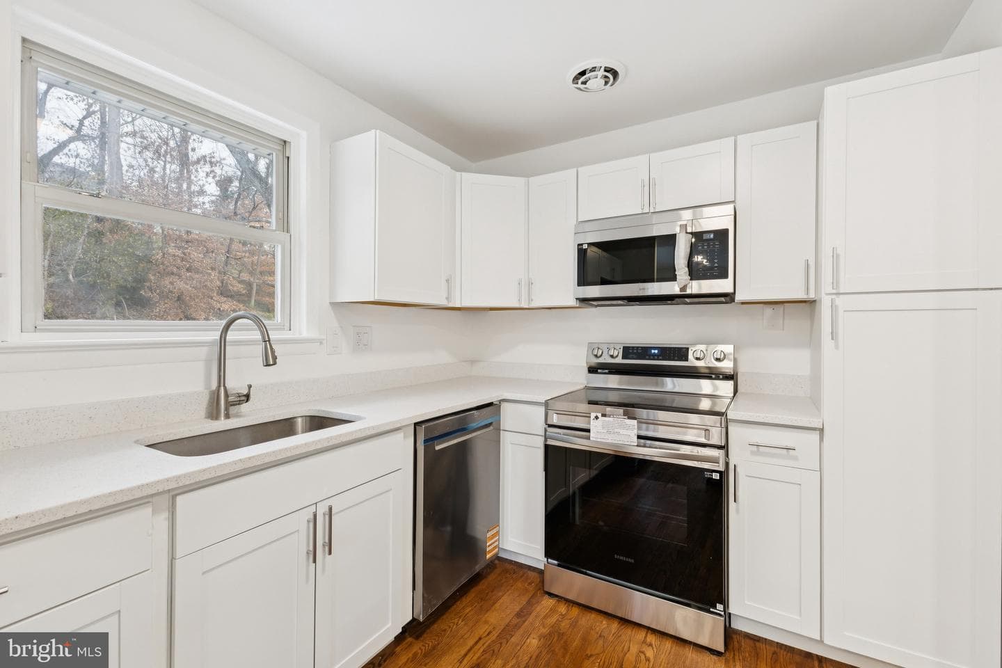 4704 Tamworth Court photo 11
