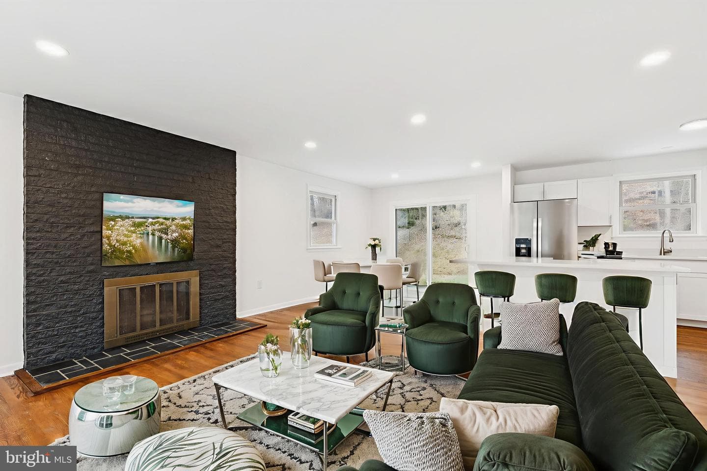4704 Tamworth Court photo 2