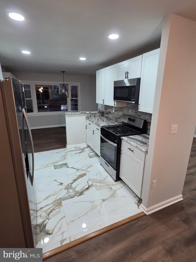 7005 Nightingale Terrace photo 4