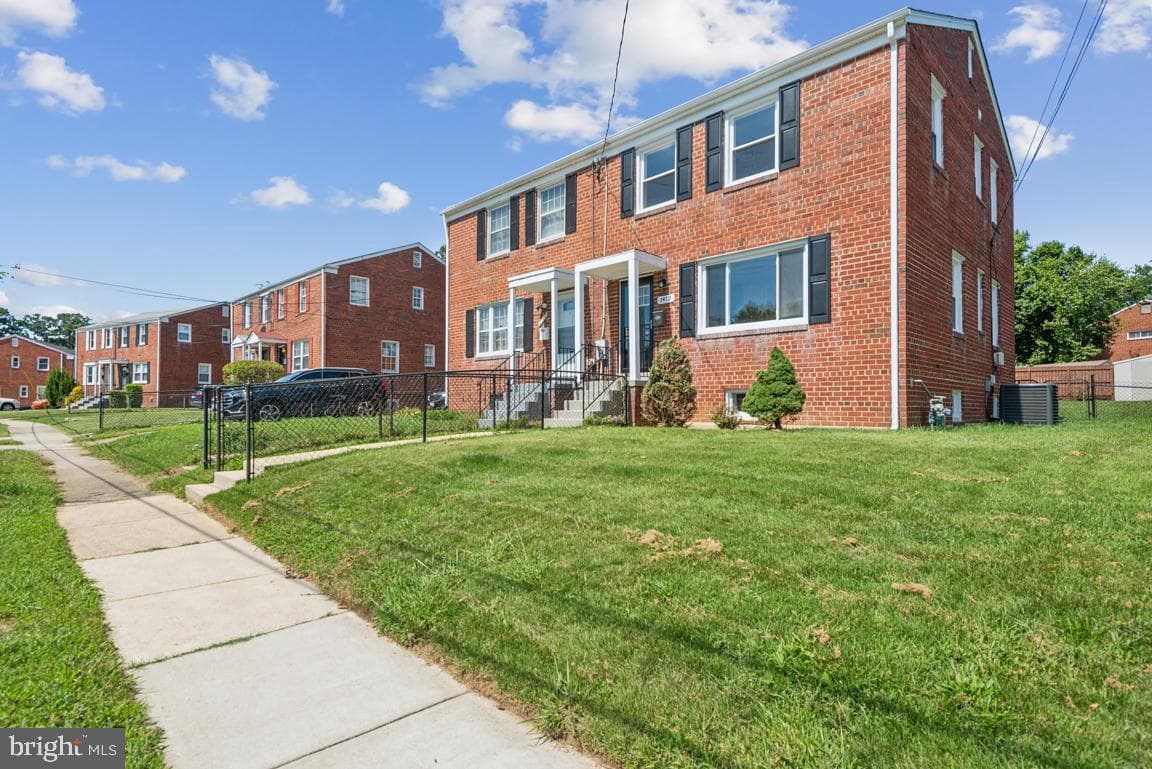 2412 Kenton Place photo 1