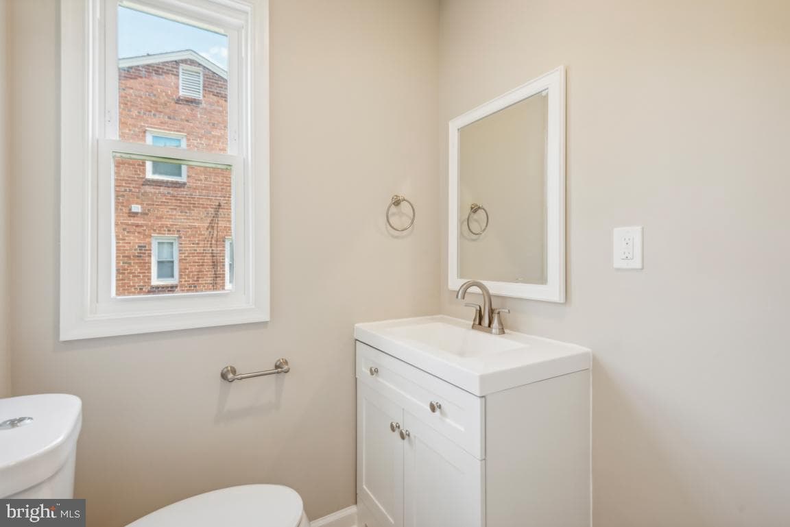 2412 Kenton Place photo 10