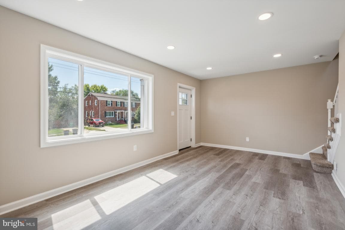 2412 Kenton Place photo 4