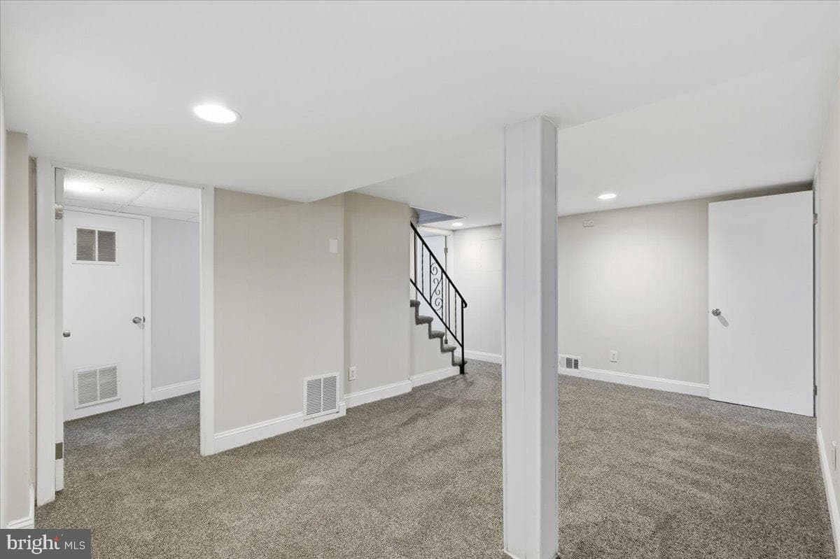 6618 Lacona Street photo 23