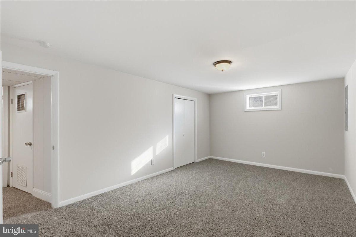 6618 Lacona Street photo 24