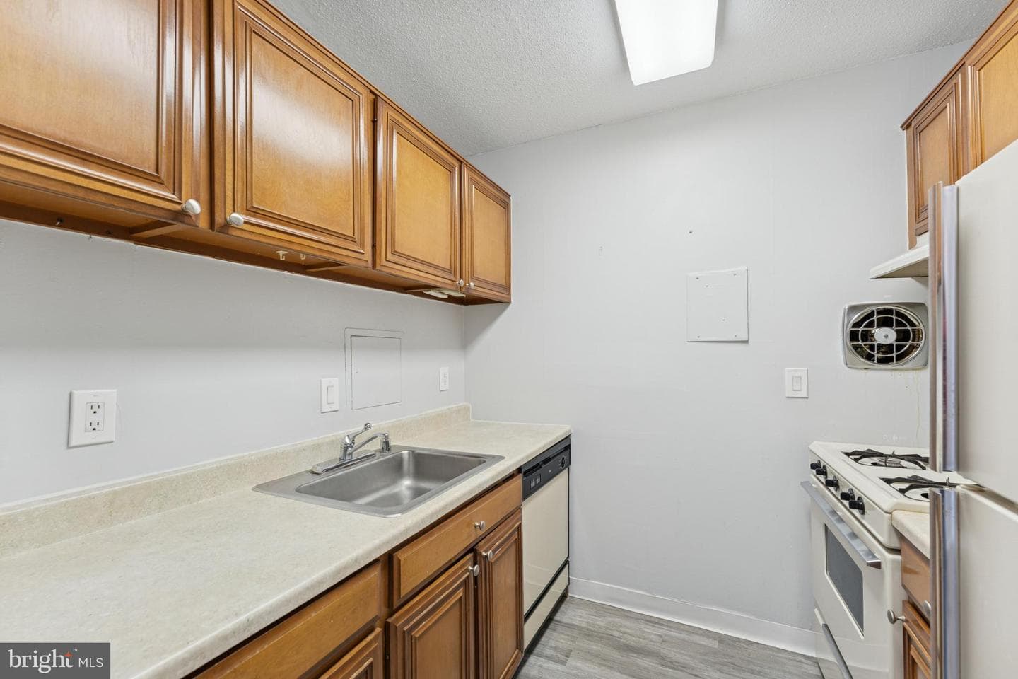 6100 Westchester Park Drive #520 photo 2