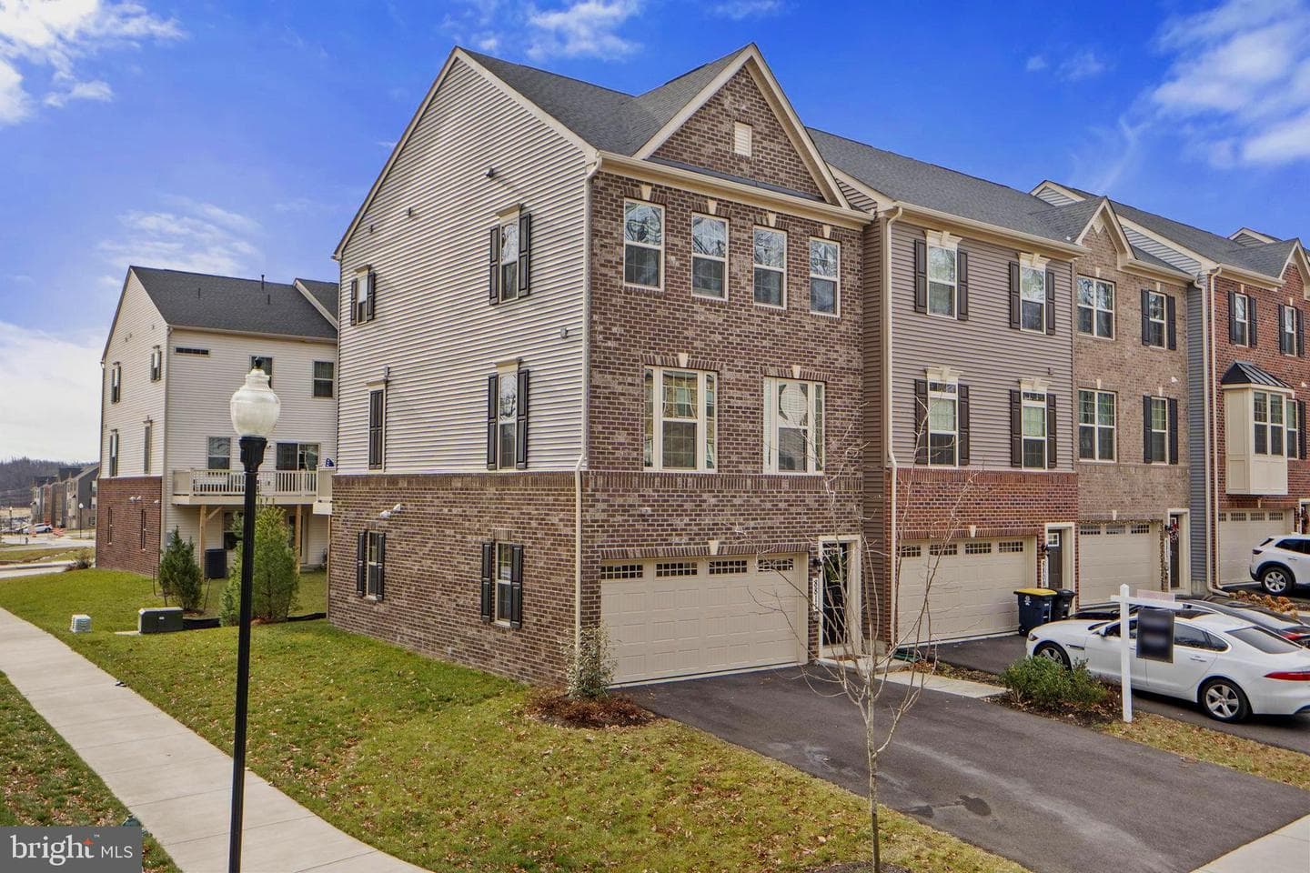 8811 Sybil Lane photo 3