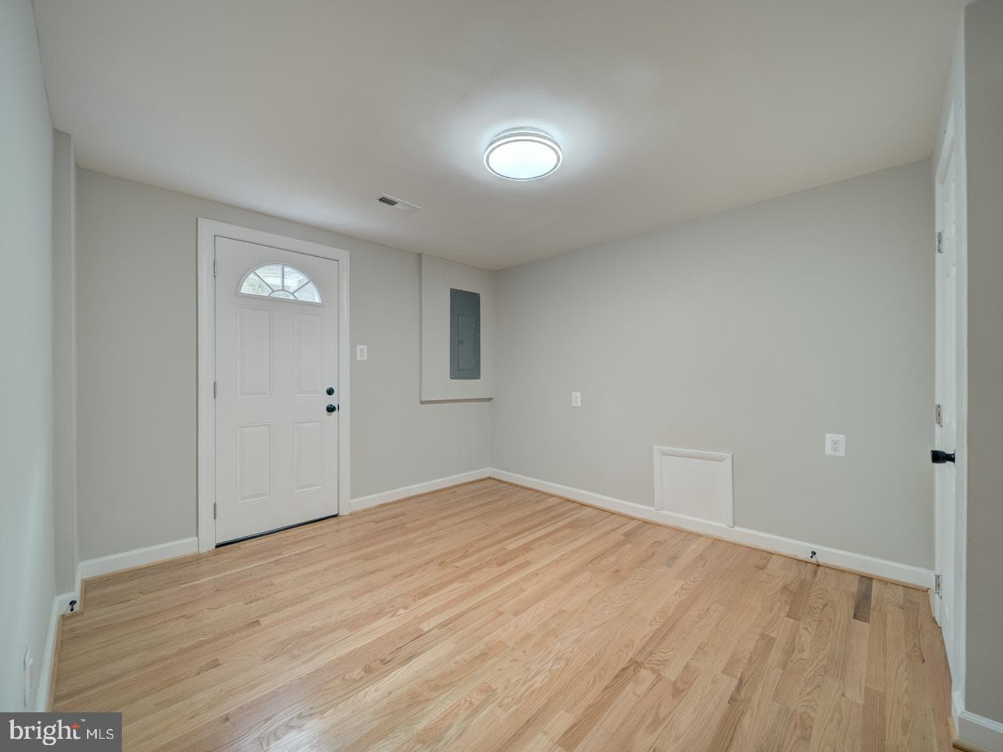 11800 Crestwood Avenue S photo 55
