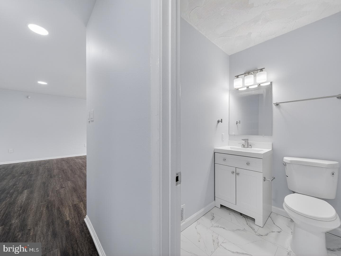 201 Royal Oak Circle photo 17