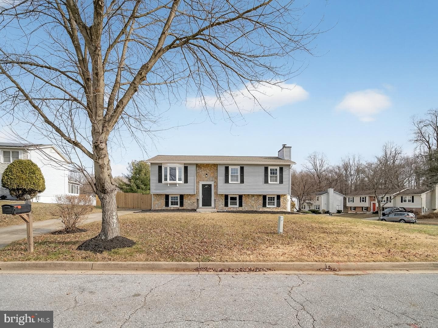 201 Royal Oak Circle photo 2