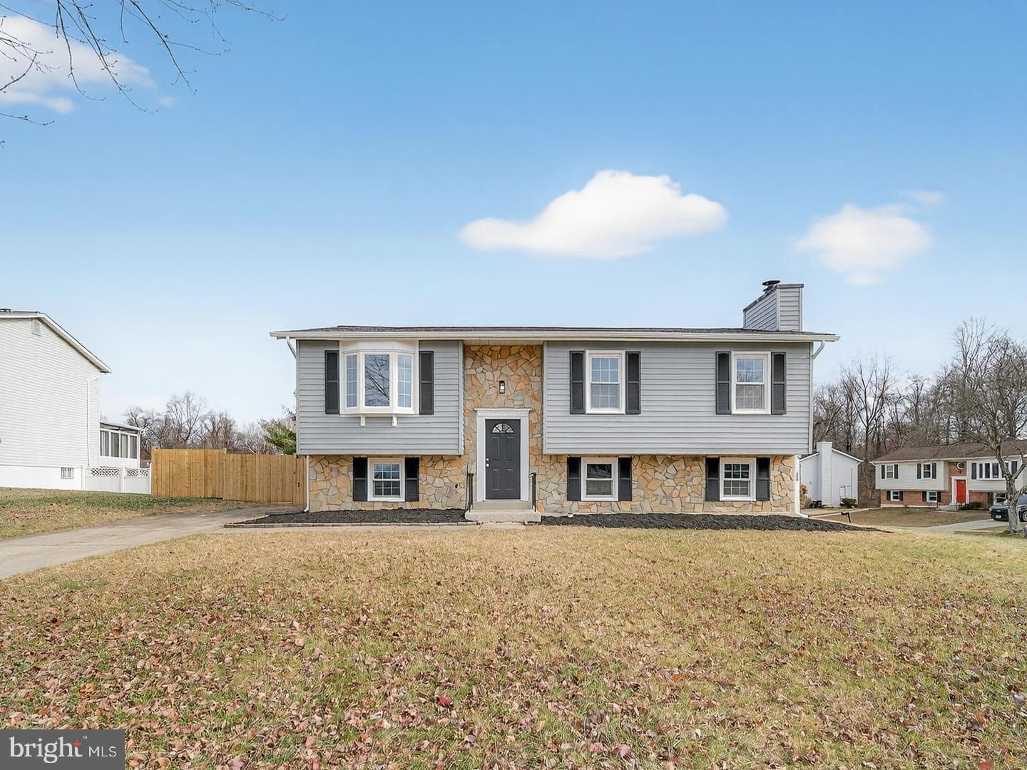 201 Royal Oak Circle photo 3