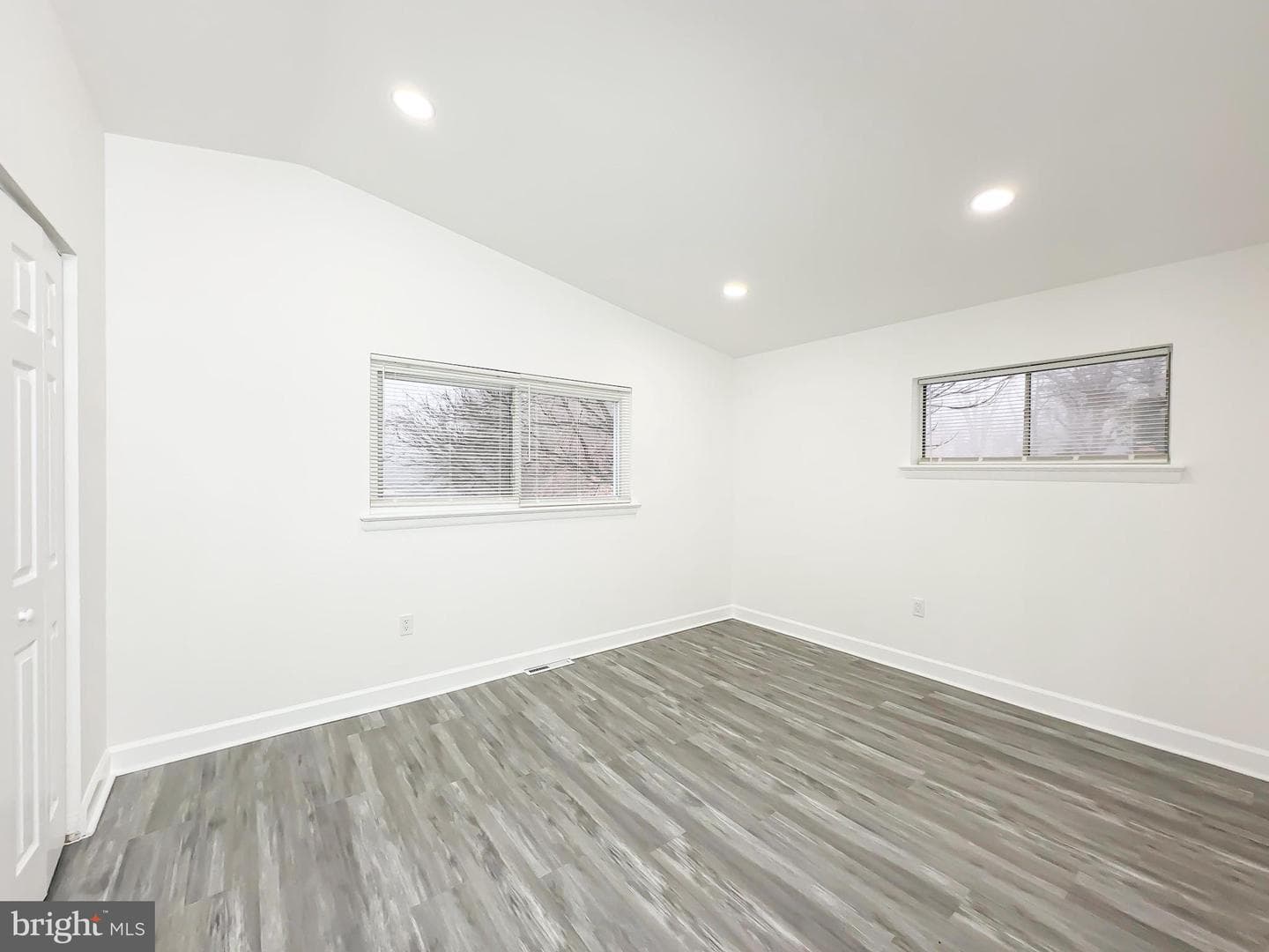 6005 Middleton Lane photo 17