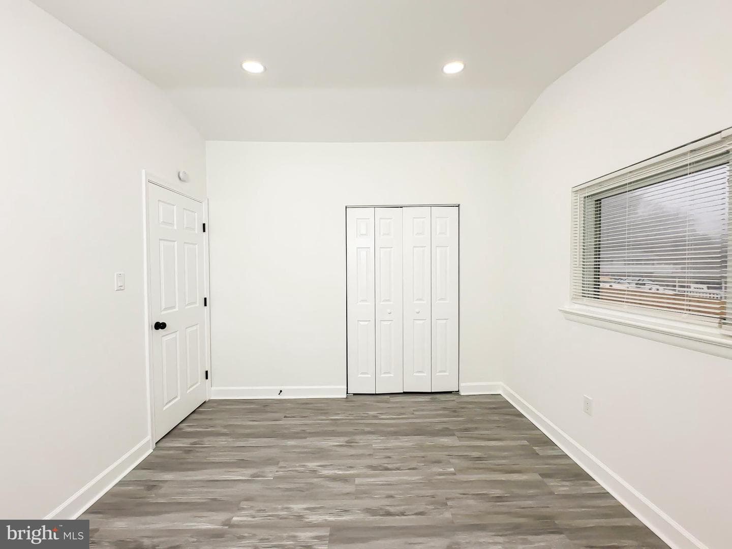 6005 Middleton Lane photo 18