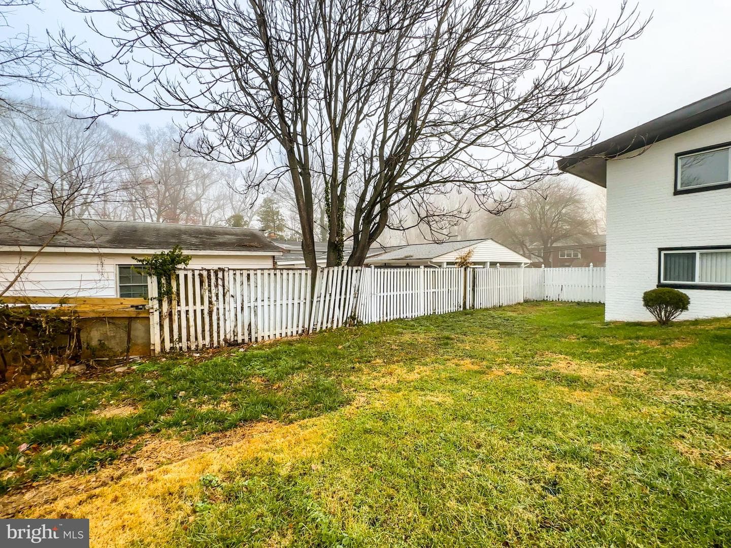 6005 Middleton Lane photo 32