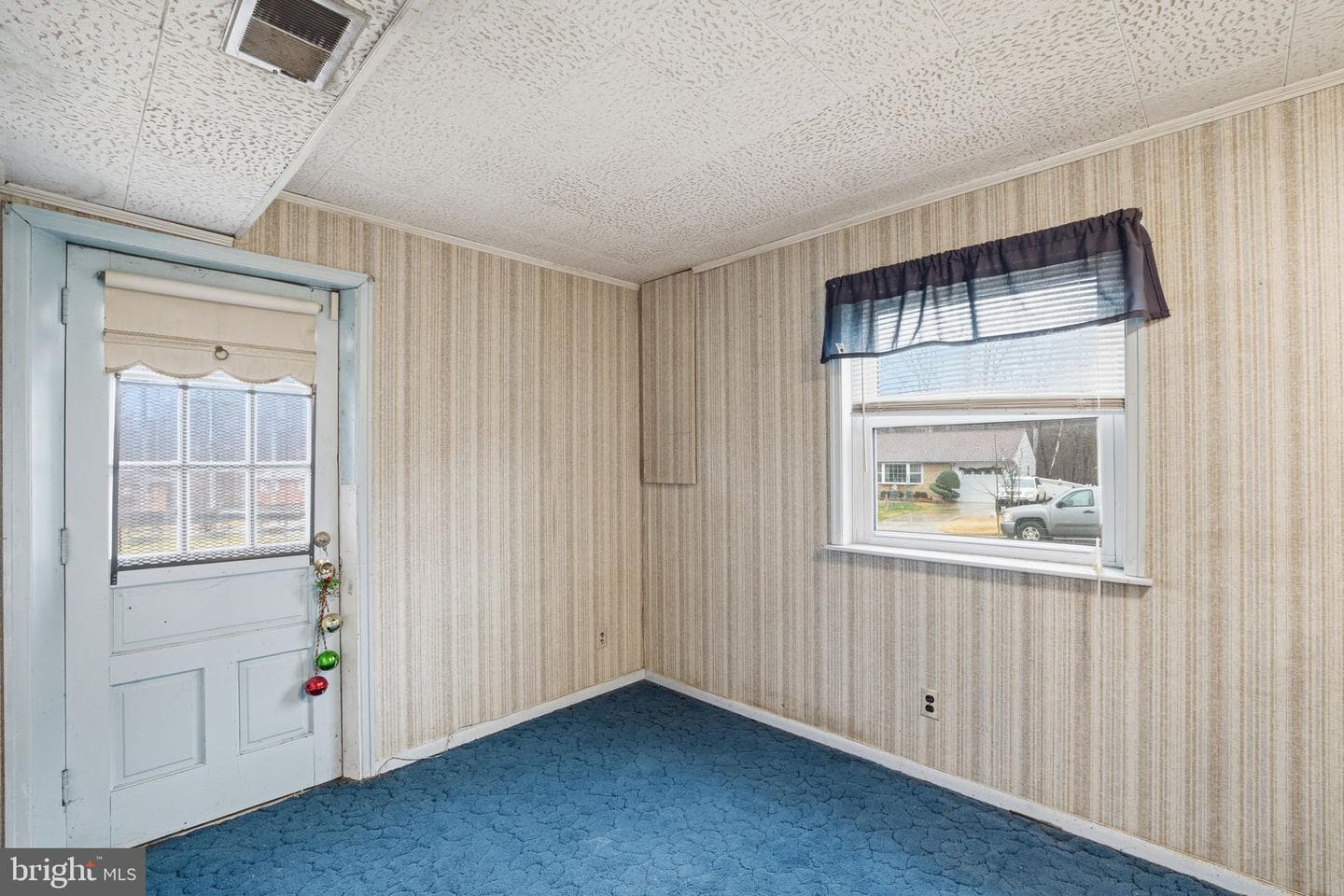 12101 Hunterton Street photo 11