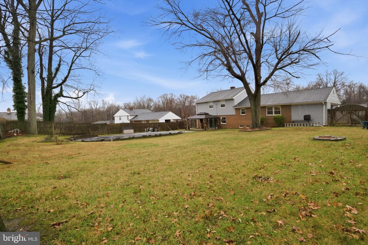 12101 Hunterton Street photo 32