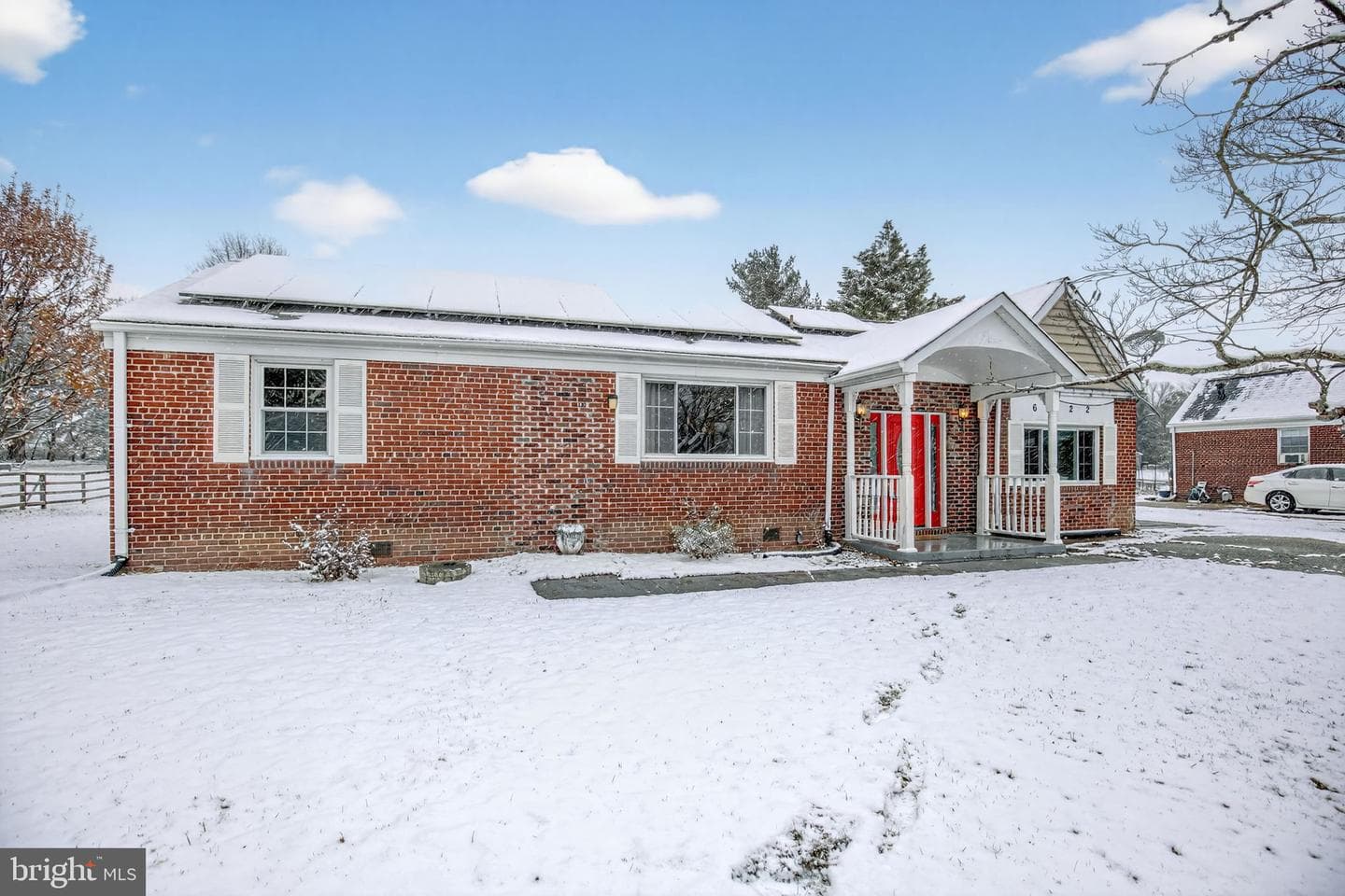 6422 Horseshoe Road E photo 2