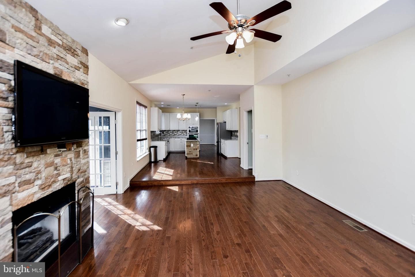 12003 Manchester Way photo 36