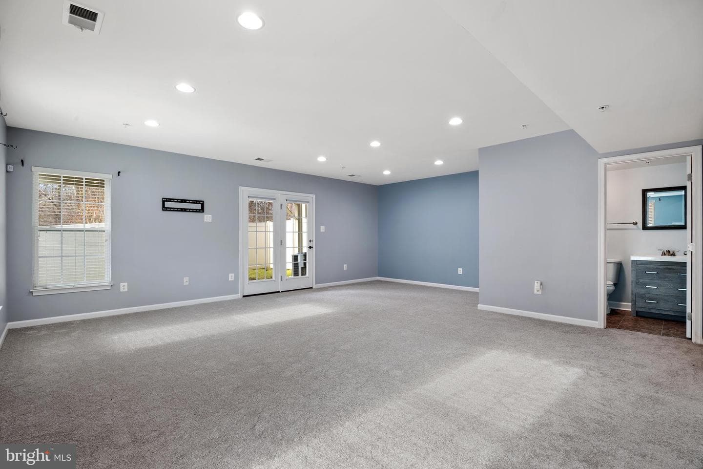 2429 Newmoor Way photo 5