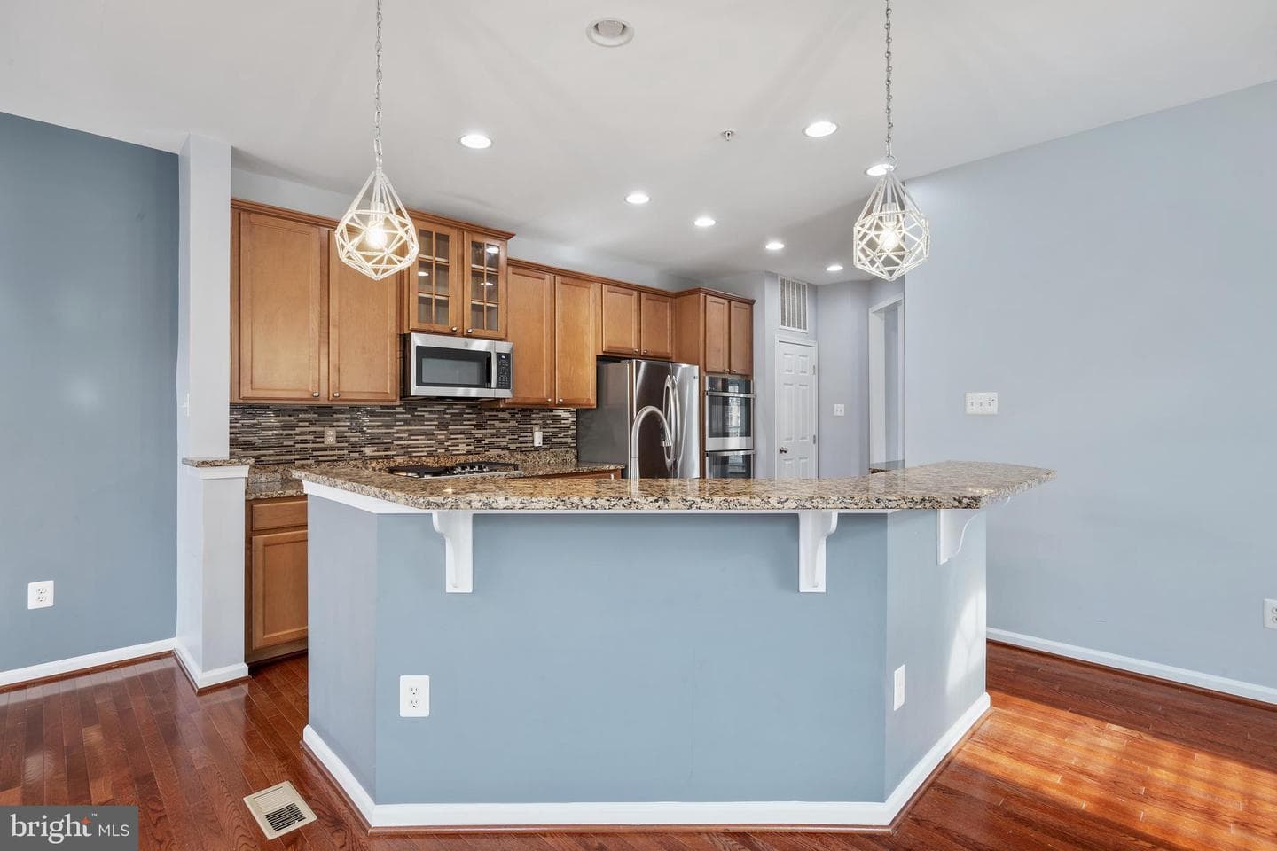 2429 Newmoor Way photo 6