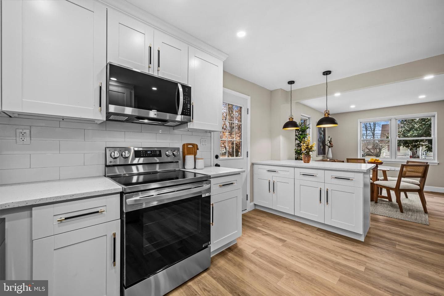 9533 Franklin Avenue photo 14
